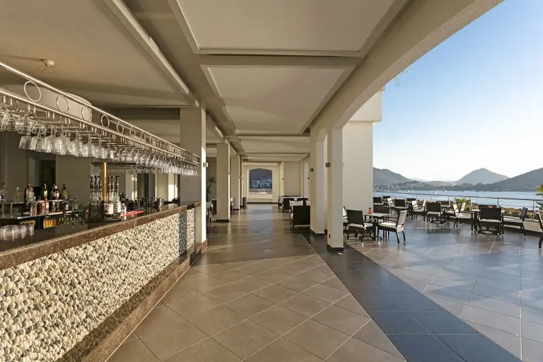 Restoran &amp; Bar